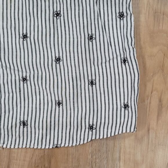 🔹️🔺️Anthropologie Everly Blue Embroidered Floral Cold Shoulder Top Large - Picture 10 of 16